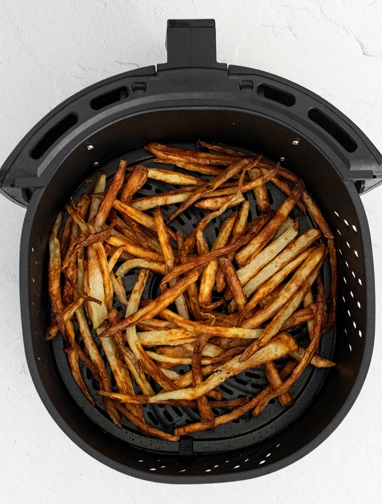 Crispy Garlic and Parmesan French Fries in the Air Fryer. Easy recipes and directions for air fryer meals, sides and desserts at costcontessa.com